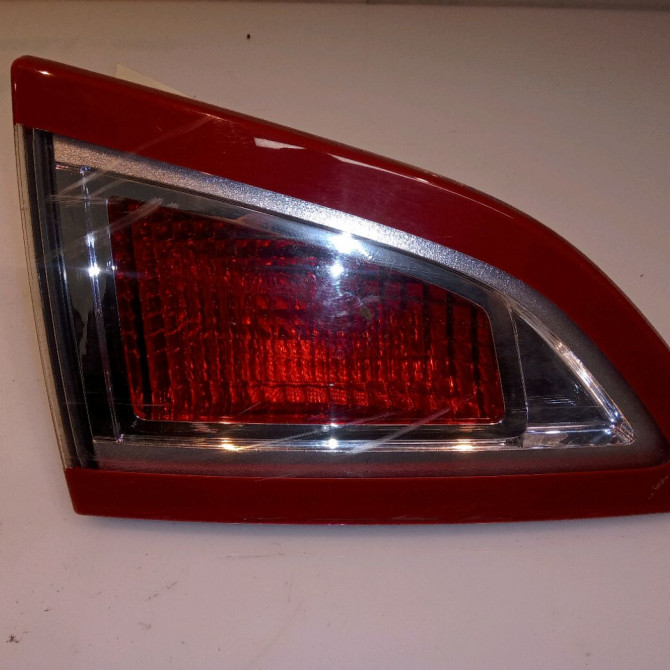 Feu arrière interieur gauche occasion RENAULT SCENIC III Phase 1 04-2009->11-2011 1.9 DCI 130ch 265550018R 1