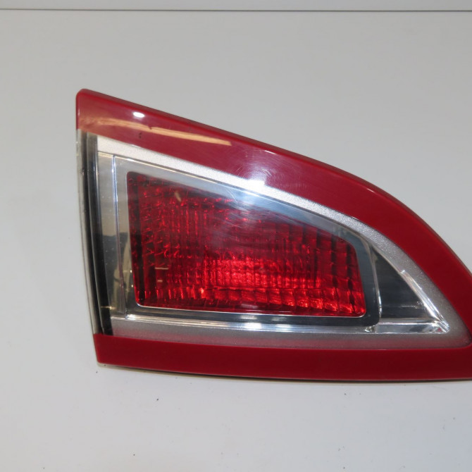 Feu arrière interieur gauche occasion RENAULT SCENIC III Phase 1 04-2009->11-2011 1.5 DCI 105ch 265550018R 1