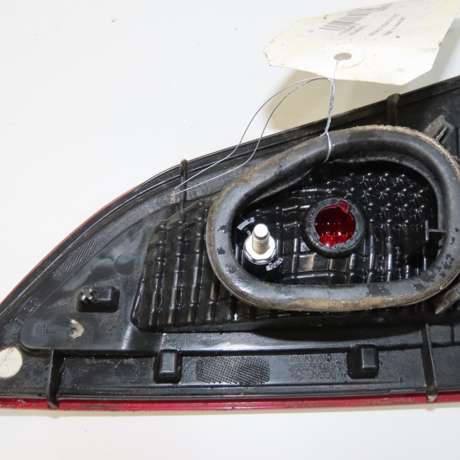 Feu arrière interieur gauche occasion RENAULT SCENIC III Phase 1 04-2009->11-2011 1.5 DCI 105ch 265550018R 2