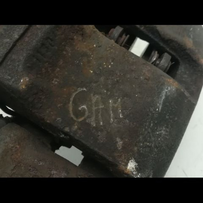 Etrier de frein avant droit occasion RENAULT EXPRESS Phase 1 11-1985->09-1994 7701201770 3