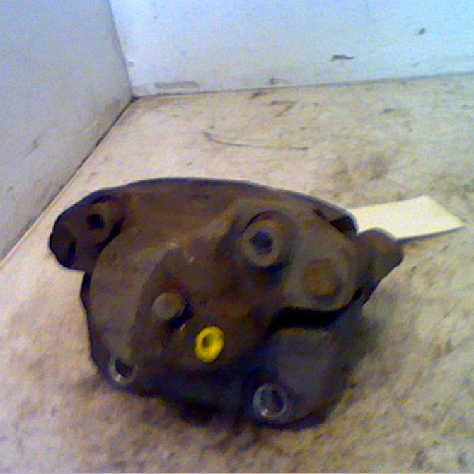 Etrier de frein avant droit occasion RENAULT TWINGO II Phase 1 06-2007->11-2011 1.5 DCI 65ch 7701201770 2