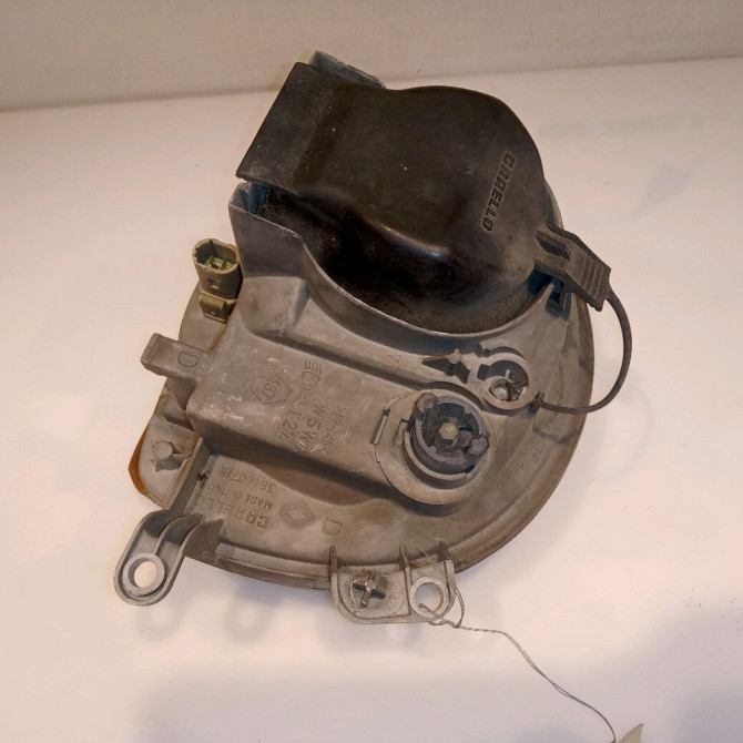 Phare droit occasion RENAULT TWINGO I Phase 1 04-1993->08-1998 1.2i 55ch 7701040499 2