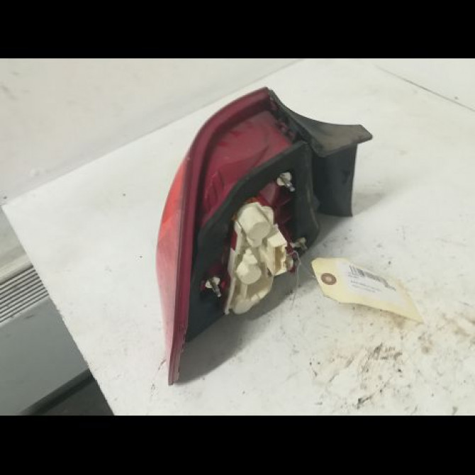 Feu arrière droit occasion B.M.W. SERIE 3 V Phase 1 03-2005->09-2008 318i 129ch 63216937458 2