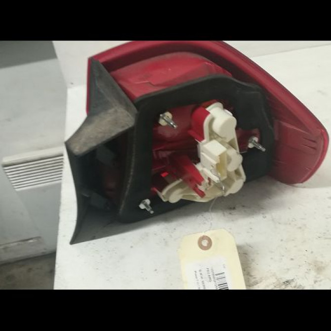 Feu arrière gauche occasion B.M.W. SERIE 3 V Phase 1 03-2005->09-2008 318i 129ch 63216937457 2