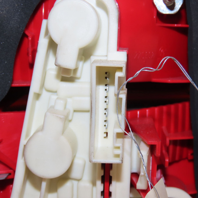 Feu arrière droit occasion B.M.W. SERIE 3 V Phase 1 03-2005->09-2008 318D 122ch 63216937458 3