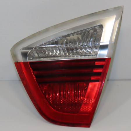 Feu arrière intérieur droit occasion B.M.W. SERIE 3 V Phase 1 03-2005->09-2008 318D 122ch 63216937460