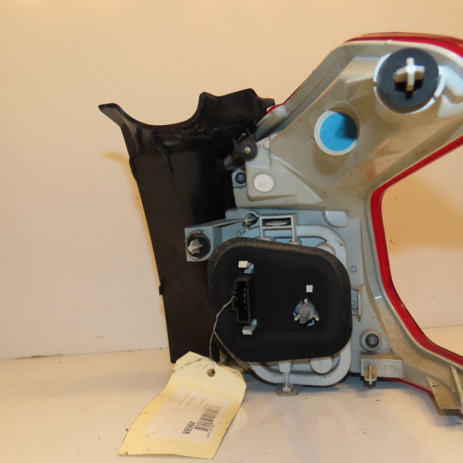 Feu arrière gauche occasion PEUGEOT 2008 Phase 1 01-2013->... 1.2i PURETECH 110ch 9678074280 2