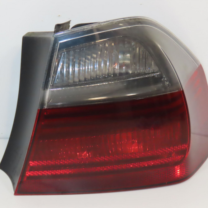 Feu arrière droit occasion B.M.W. SERIE 3 V Phase 1 03-2005->09-2008 63216937458 1