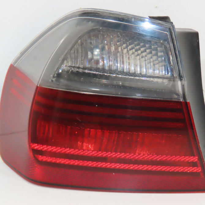 Feu arrière gauche occasion B.M.W. SERIE 3 V Phase 1 03-2005->09-2008 63216937457 1