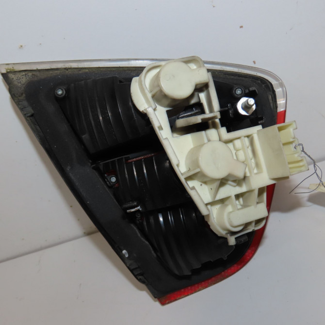 Feu arrière intérieur droit occasion B.M.W. SERIE 3 V Phase 1 03-2005->09-2008 63216937460 2