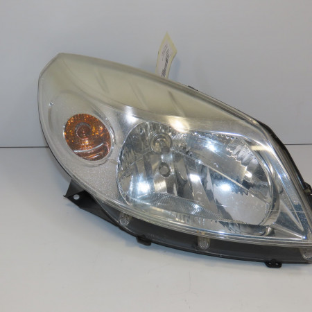 Phare droit occasion DACIA SANDERO I Phase 1 06-2008->10-2012 1.4 MPI 75ch 8200733877