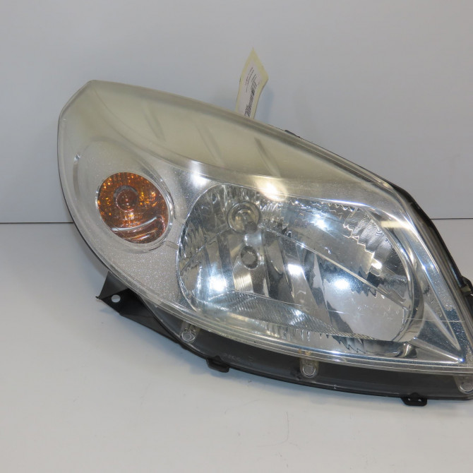 Phare droit occasion DACIA SANDERO I Phase 1 06-2008->10-2012 1.4 MPI 75ch 8200733877 1