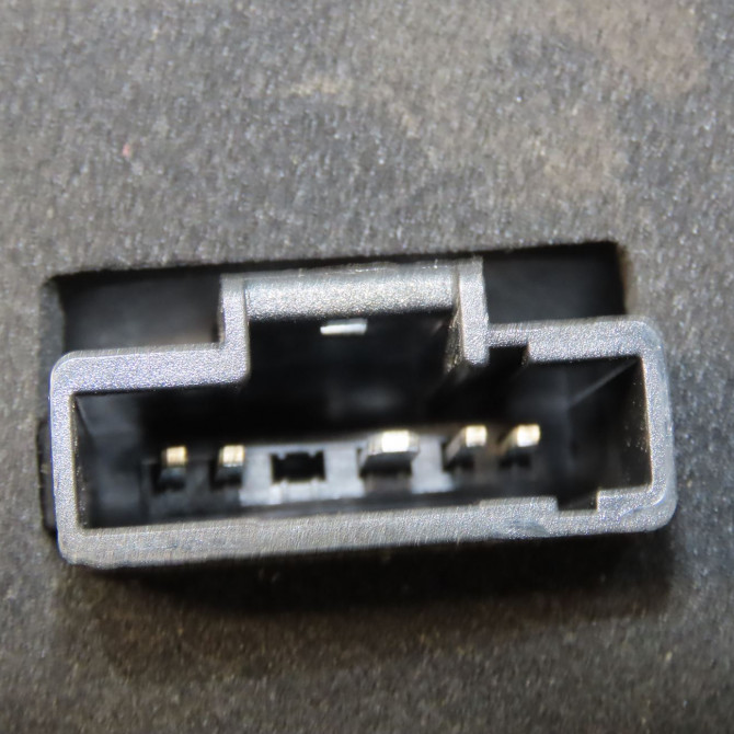 Feu arrière droit occasion DACIA SANDERO I Phase 1 06-2008->10-2012 1.5 DCI 90ch 6001551383 4