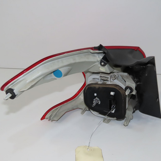 Feu arrière droit occasion PEUGEOT 2008 Phase 1 01-2013->... 1.2i PURETECH 110ch 9678074380 2