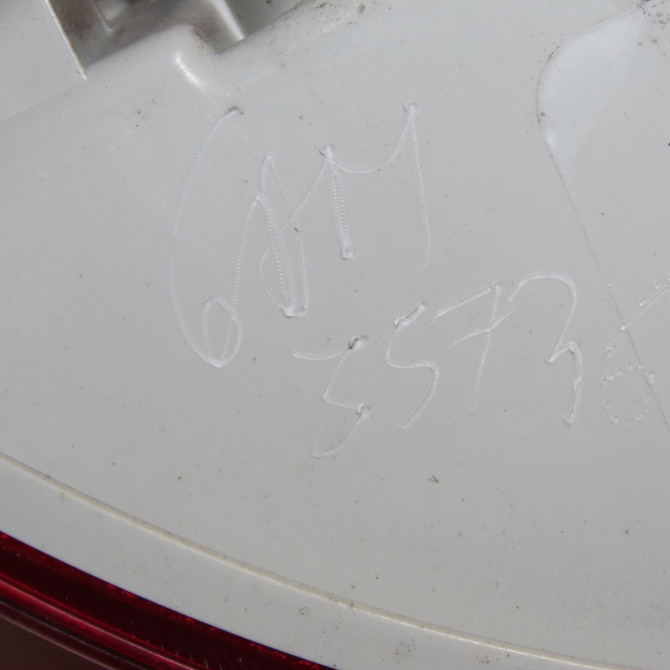 Feu arrière droit occasion PEUGEOT 2008 Phase 1 01-2013->... 1.2i PURETECH 110ch 9678074380 5