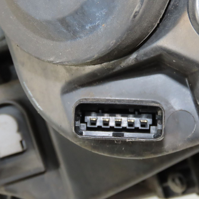 Phare droit occasion RENAULT CLIO III Phase 1 09-2005->03-2009 1.5 DCI 70ch 260100203R 3