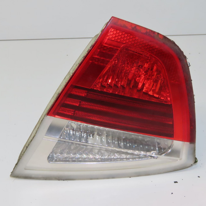 Feu arrière intérieur droit occasion B.M.W. SERIE 3 III 63216937460 1