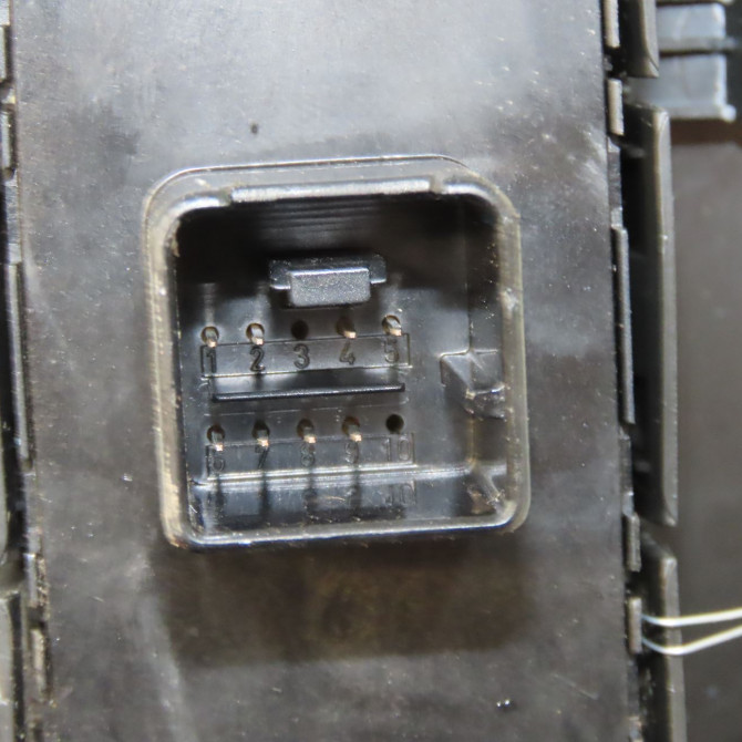 Commande lève-glace porte avant gauche occasion SEAT LEON II Phase 2 05-2009->09-2012 1.6 TDI 105ch 3