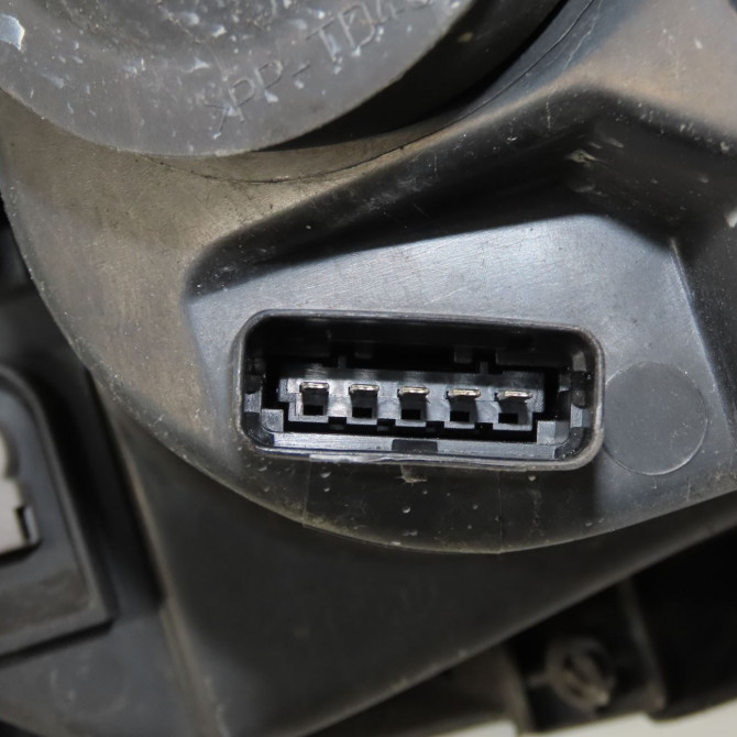 Phare droit occasion RENAULT CLIO III Phase 1 09-2005->03-2009 1.5 DCI 85ch 260100203R 3