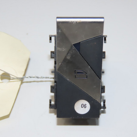 Commande leve-glace porte arrière gauche occasion DS DS7 98177784DX