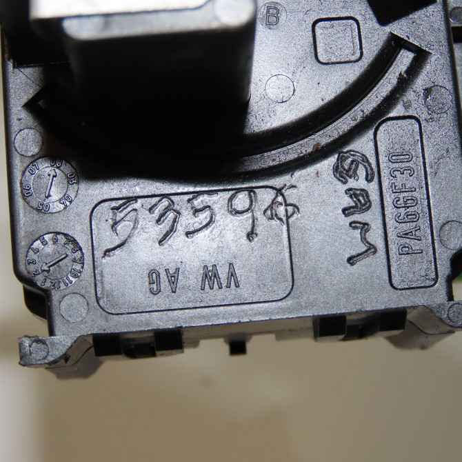 Commande essuie glace occasion SEAT LEON II Phase 2 05-2009->09-2012 1.6 TDI 105ch 1K0953519J9B9 4