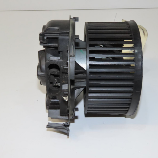 Ventilateur de chauffage occasion RENAULT CLIO III Phase 1 09-2005->03-2009 1.5 DCI 70ch 7701062226 3