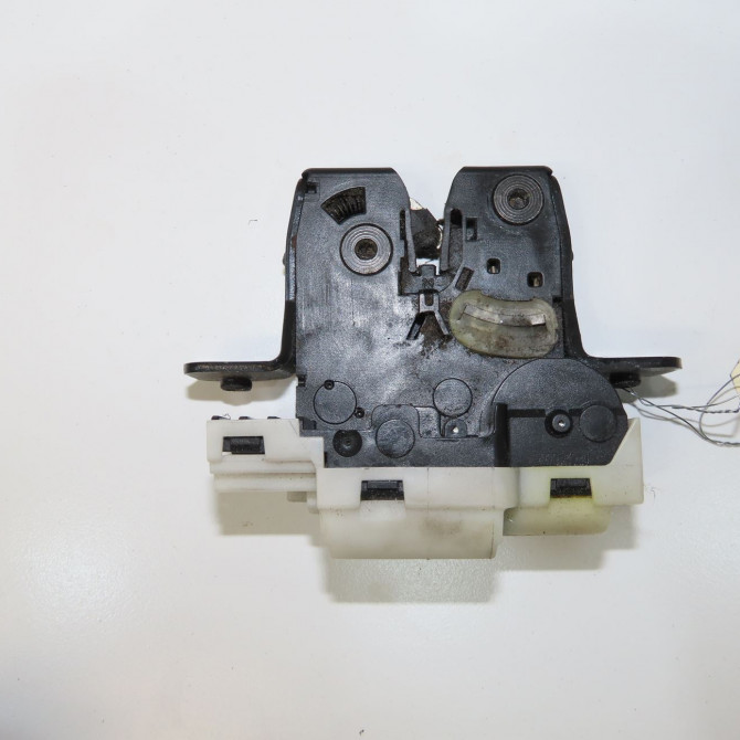 Serrure hayon occasion RENAULT CLIO III Phase 1 04-1995->04-1999 1.5 DCI 105ch 8200948107 2