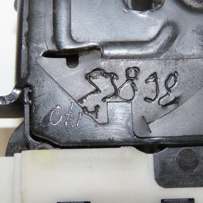 Serrure hayon occasion RENAULT CLIO III Phase 1 04-1995->04-1999 1.5 DCI 105ch 8200948107 4