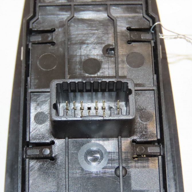 Commande lève-glace porte avant gauche occasion RENAULT SCENIC III Phase 1 04-2009->11-2011 1.5 DCI 110ch 809610016R 3