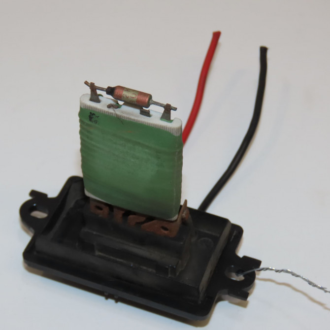 Resistance de chauffage occasion RENAULT CLIO III Phase 1 09-2005->03-2009 1.5 DCI 70ch 7701209803 1