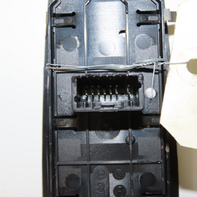 Commande lève-glace porte avant gauche occasion RENAULT MEGANE III Phase 2 01-2012->06-2014 1.5 DCI 110ch 809610016R 3