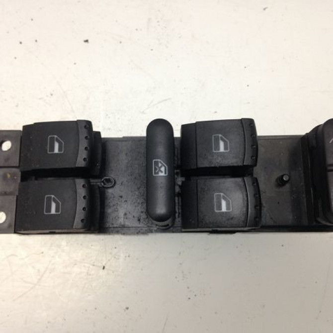 Commande lève-glace porte avant gauche occasion RENAULT SCENIC II Phase 1 03-2004->09-2006 8200315042 1