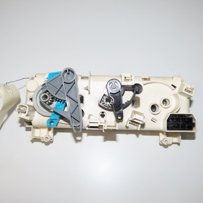 Commande de chauffage occasion PEUGEOT 306 Phase 1 09-1994->03-1997 1.9 D 6451E3 2