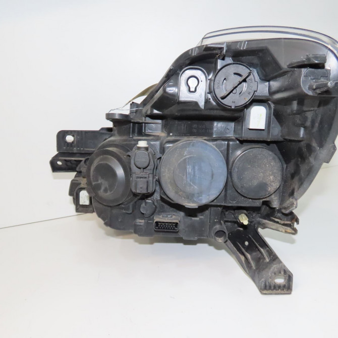 Phare droit occasion RENAULT CLIO III Phase 1 04-1995->04-1999 1.5 DCI 90ch 260103749R 2