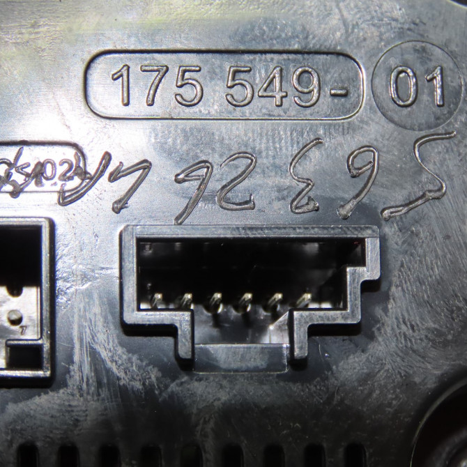 Commande de chauffage occasion MERCEDES CLASSE A III phase 2 06-2015->... A160 1.5 D 90ch 2469008215 4