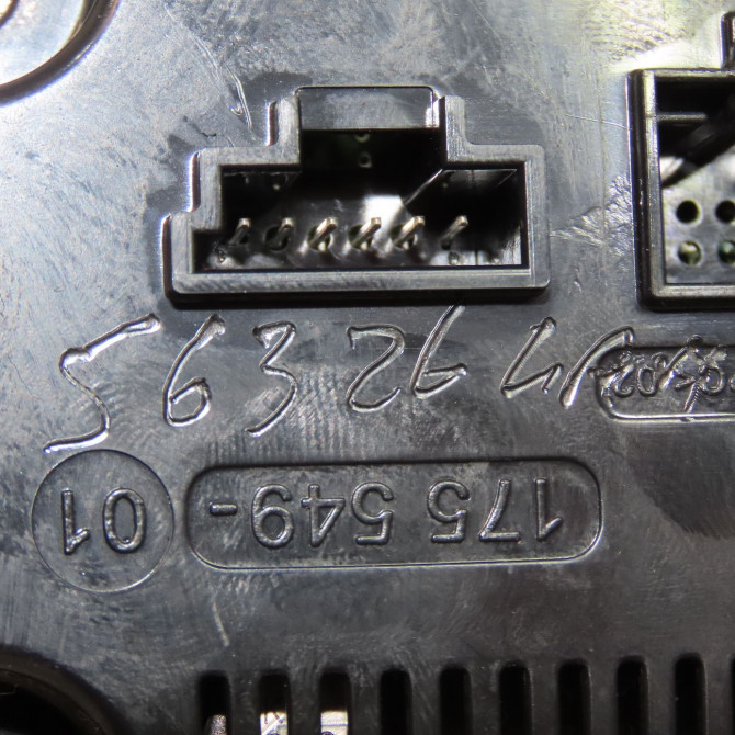 Commande de chauffage occasion MERCEDES CLASSE A III phase 2 06-2015->... A160 1.5 D 90ch 2469008215 5