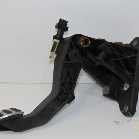 Pedale embrayage occasion MERCEDES CLASSE A III phase 2 06-2015->... A160 1.5 D 90ch 2462906001