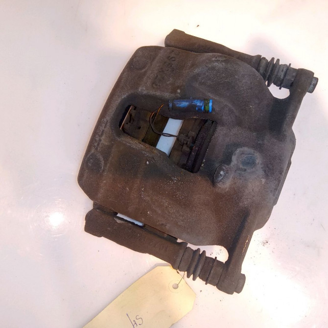 Etrier de frein avant droit occasion MERCEDES CLASSE B II Phase 1 04-1995->04-1999 1.8 CDI 136ch 4217481 1