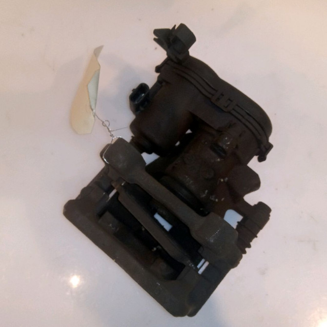 Etrier de frein arrière droit occasion MERCEDES CLASSE B II Phase 1 04-1995->04-1999 1.8 CDI 136ch 4232481 3