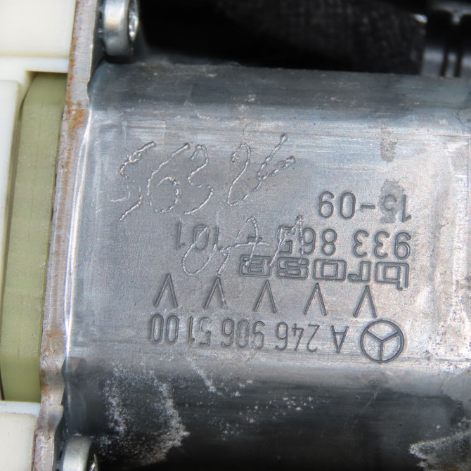 Mecanisme + moteur lève-glace avant droit occasion MERCEDES CLASSE A III phase 2 06-2015->... A160 1.5 D 90ch 1767200279 8