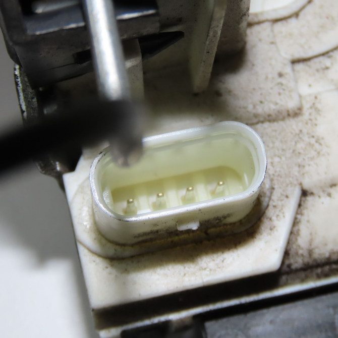 Serrure porte ard occasion MERCEDES CLASSE A III phase 2 06-2015->... A160 1.5 D 90ch 2047302835 5