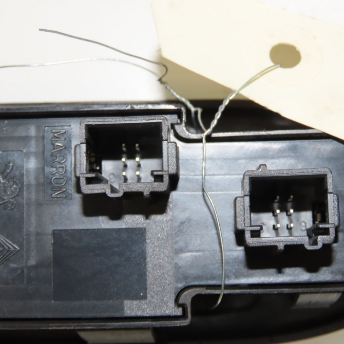 Commande lève-glace porte avant gauche occasion CITROEN C3 PICASSO Phase 2 09-2012->... 1.6 HDI 90ch 6490P7 4