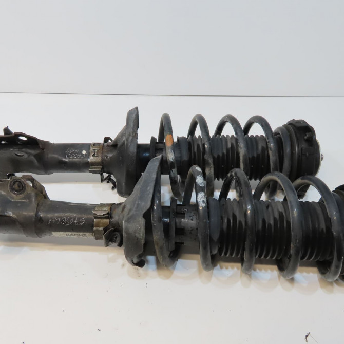 Amortisseur avant droit occasion VOLKSWAGEN POLO III Phase 2 11-1999->12-2001 1.4 6N0413031K 1