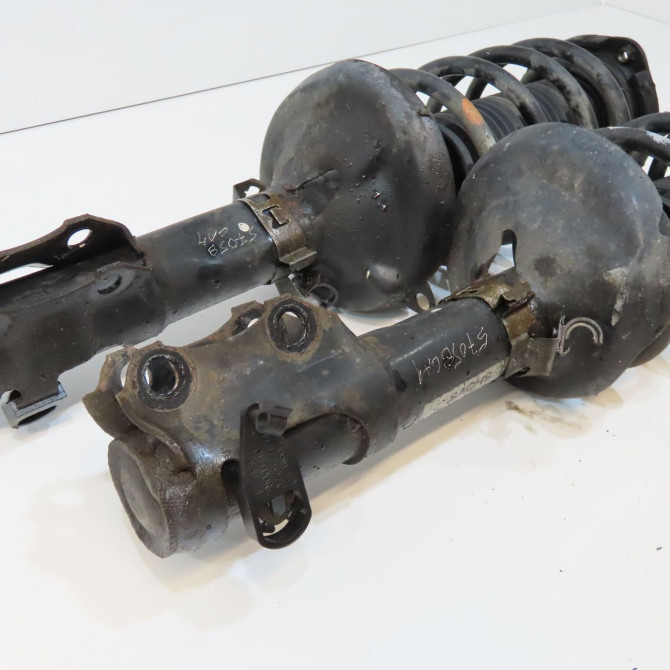 Amortisseur avant droit occasion VOLKSWAGEN POLO III Phase 2 11-1999->12-2001 1.4 6N0413031K 2