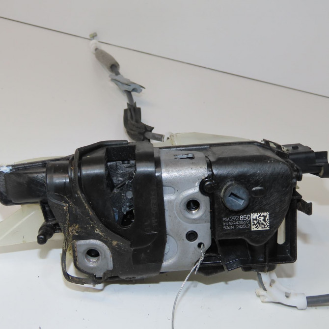 Serrure porte avg occasion  9844412280 2