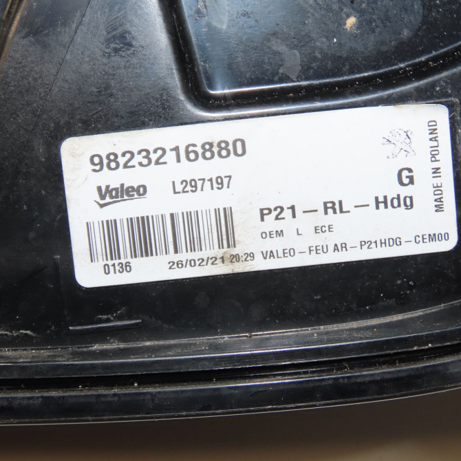 Feu arrière gauche occasion  9823216880 4