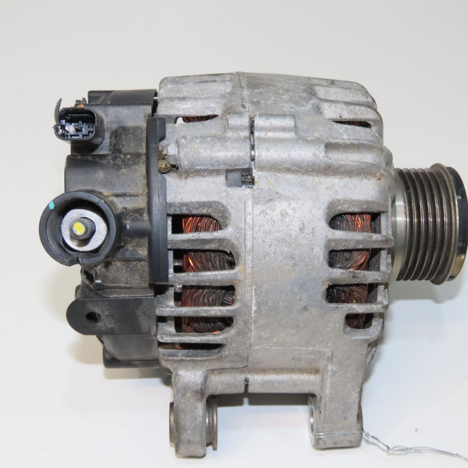 Alternateur occasion  9835689480 4