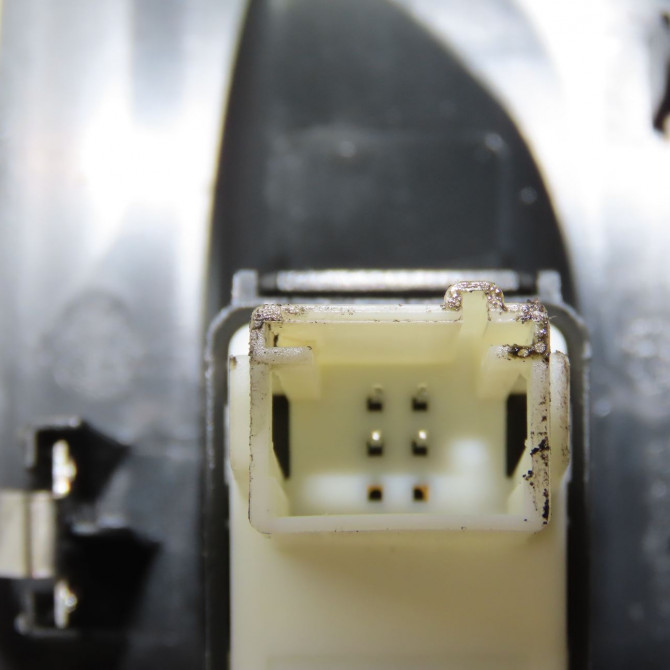 Commande lève-glace porte avant droite occasion  98044803ZD 3