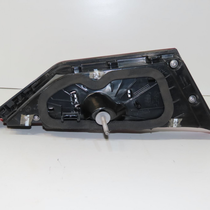 Feu arrière intérieur droit occasion B.M.W. 63217450652 2