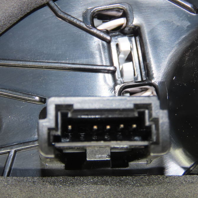 Feu arrière intérieur droit occasion B.M.W. 63217450652 3